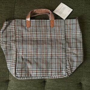 Thirty-one casual tote in Plaid About You Weave